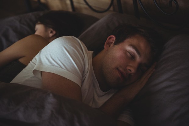 Couplesleep/freepik.com Posisi tidur mencerminkan kualitas hubungan