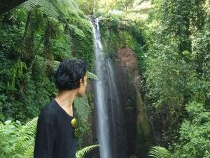 Main Air di Curug Nangka, Hati-Hati Ketemu Si Ekor Panjang