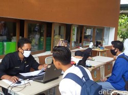 Dispendukcapil Rekam Data e-KTP Siswa Usia 17 Tahun di Banyuwangi