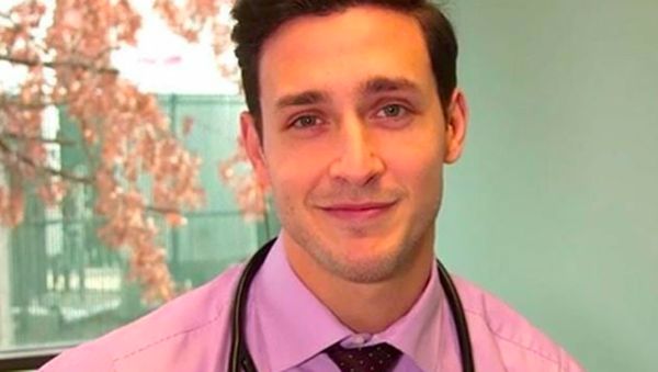 Potret Dokter Terseksi yang Dibilang Munafik karena Party Saat Pandemi