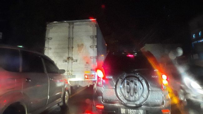 Banjir Landa Tebing Tinggi, Jalan Lintas Sumatera Arah Medan Macet Panjang Banjir Landa Tebing Tinggi, Jalan Lintas Sumatera Arah Medan Macet Panjang