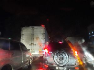 Banjir Landa Tebing Tinggi, Jalan Lintas Sumatera Arah Medan Macet Panjang