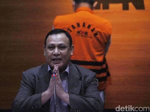 Desakan agar Firli Bahuri Turun Pangkat Makin Kencang