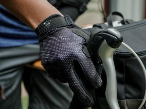 Lagi Senang Sepedaan, Sudah Punya Barang-barang Pelengkap Ini