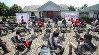 Sejumlah punggawa Persija merayakan hari ulang tahun Persija di Lapangan NYTC, Sawangan, Sabtu, (28/11/2020).