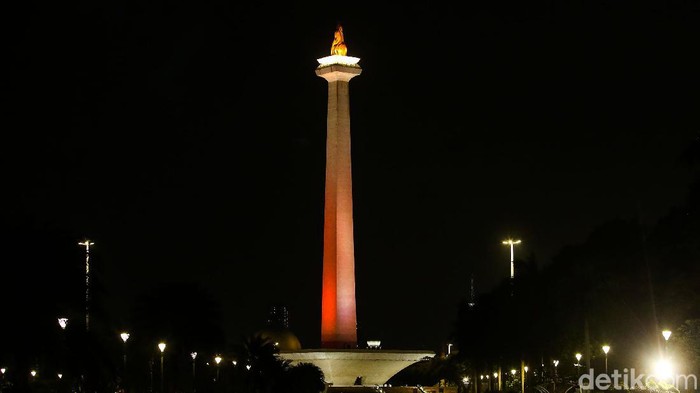 Potret Jakarta Bermandikan Cahaya Oranye-Merah di Ultah Persija Persija Jakarta merayakan ulang tahunnya yang ke-92, Sabtu (28/11/2020). Pihak klub membuat suasana Jakarta bernuansa oranye dan merah di beberapa titik kawasan Ibu Kota.