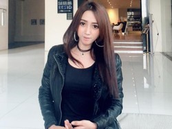 Tak Hanya Main Film, Kades Cantik Angely Emitasari Juga Rilis Lagu