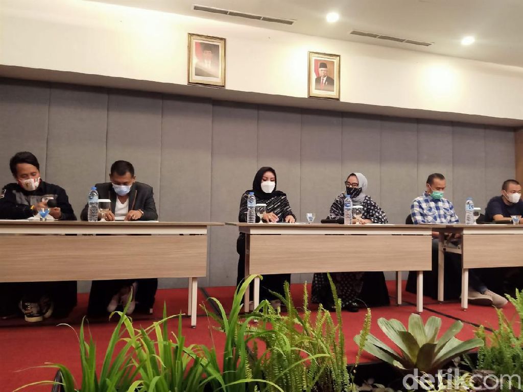 Keluarga Anggota HOG SBC Pengeroyok TNI Curhat Diteror di Medsos Keluarga Anggota HOG SBC Pengeroyok TNI Curhat Diteror di Medsos