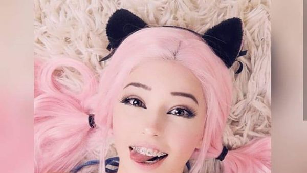 Foto: Selebgram Kontroversial, Jual Kondom Bekas Sampai Air Mandi