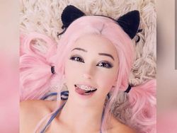 Belle delphine new. Белль Дельфин тик ток. Tik Tok Delphine. Bella Delphine тик ток. Белль Дельфин язык.