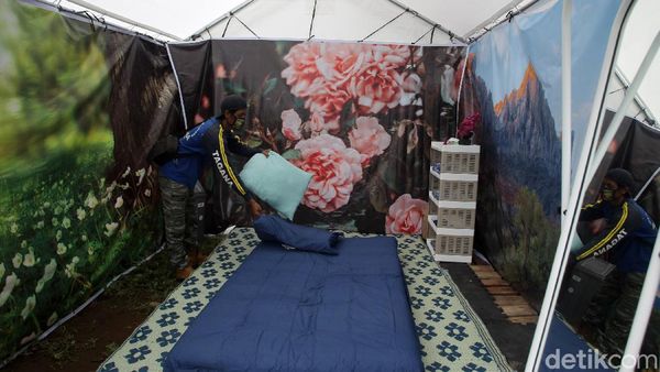 Melihat Bilik Ayah Bunda Pengungsi Merapi