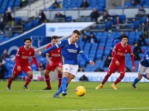 Soal Penalti Brighton, Henderson: Pemain Mereka Juga Tak Setuju