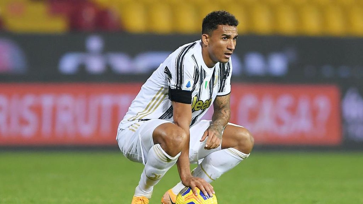 Danilo sudah merasakan sentuhan Pep Guardiola dan Massimiliano Allegri. (Foto: Getty Images/Francesco Pecoraro)