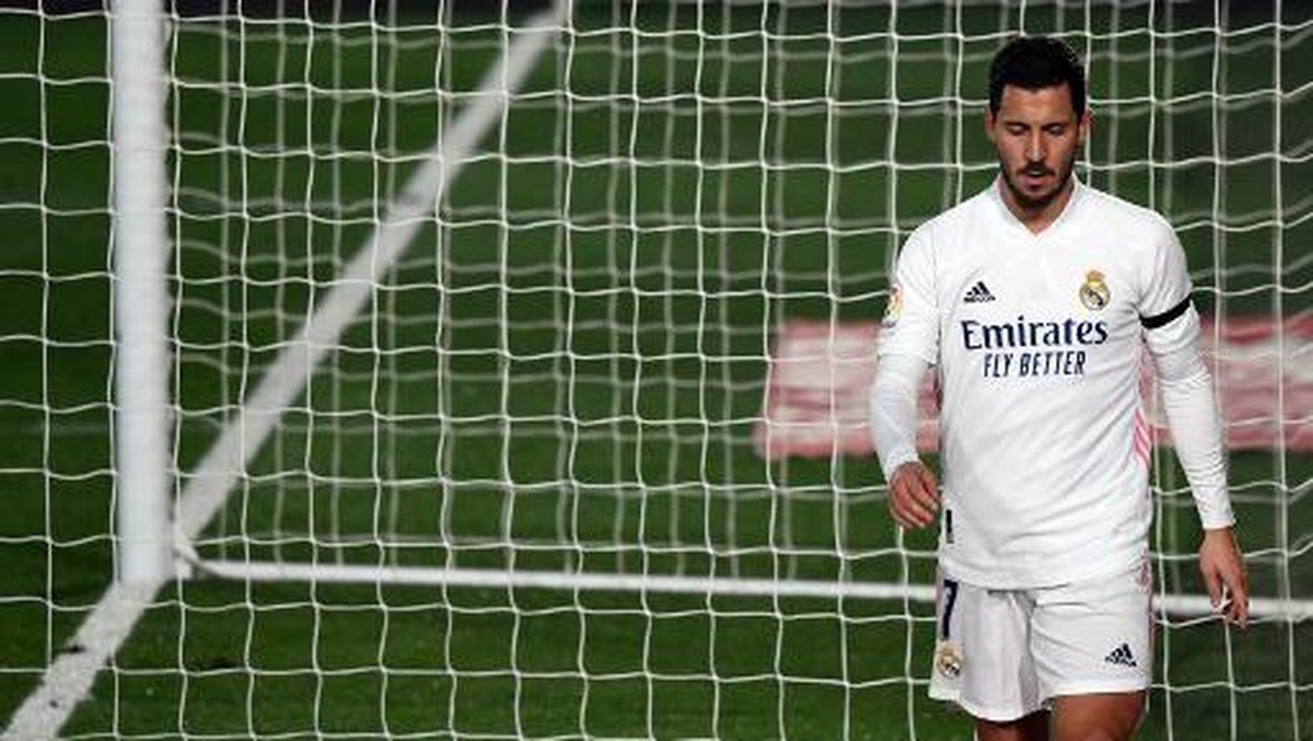 Eden Hazard dikecam media-media Spanyol. (Foto: AFP/PIERRE-PHILIPPE MARCOU)