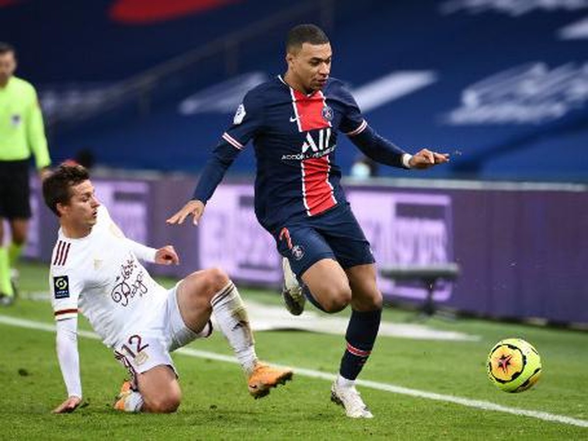 Mbappe gagal mencetak gol di laga ini. Foto: AFP/FRANCK FIFE