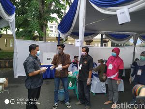 KPU Surabaya Gelar Simulasi Pemungutan Suara dengan Protokol Kesehatan KPU Surabaya Gelar Simulasi Pemungutan Suara dengan Protokol Kesehatan
