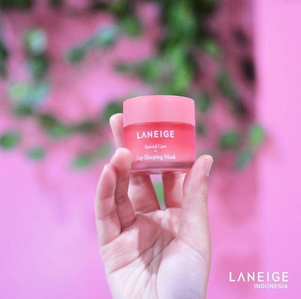 Laneige Lip Sleeping Mask dengan aroma berry
