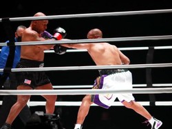 Mike Tyson Vs Roy Jones Jr Berakhir Tanpa Pemenang