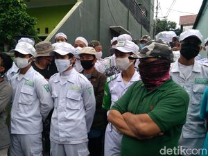 Ada Seruan Jihad saat Pendukung HRS Halangi Polisi di Petamburan Ada Seruan Jihad saat Pendukung HRS Halangi Polisi di Petamburan