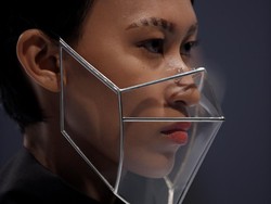 Masker dan Face Shield Futuristis Rinaldy Yunardi Warnai JFW 2021