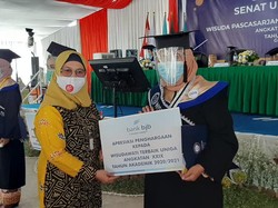 Salut! Anak Tukang Sol Sepatu Jadi Wisudawan Terbaik Uniga 2020