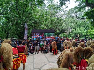 Seniman Reog Obyok Dukung Ipong di Pilbup Ponorogo