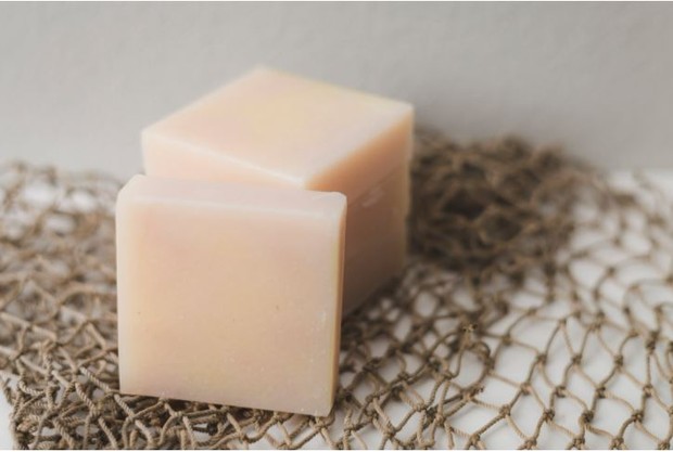 gunakan sabun dengan PH seimbang