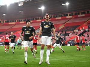 Edinson Cavani Sang Penyelamat MU yang Luar Biasa!