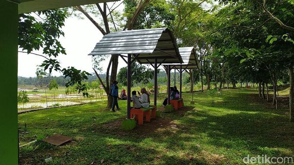 Minggu Pagi, Santai di Taman Hutan Kota Ciamis