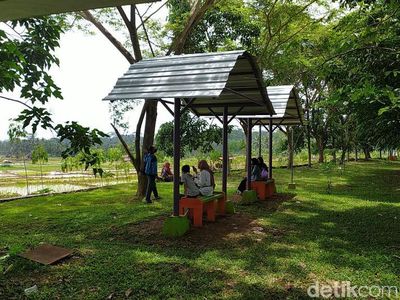 Minggu Pagi, Santai di Taman Hutan Kota Ciamis