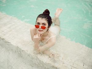 10 Potret Agatha Valerie yang Seksi dan Memesona