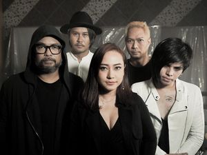 Band Cokelat Umumkan Aiu Ratna Jadi Vokalis Tetap Band Cokelat Umumkan Aiu Ratna Jadi Vokalis Tetap