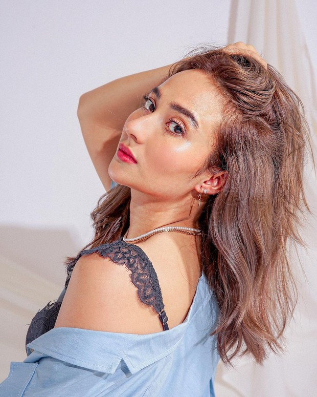 Potret Naomi Zaskia, artis cantik yang berasal dari Bali.