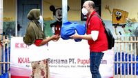 Bantuan untuk Korban Rob di Muara Gembong