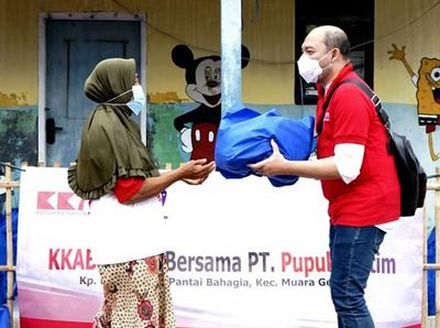 Bantuan untuk Korban Rob di Muara Gembong