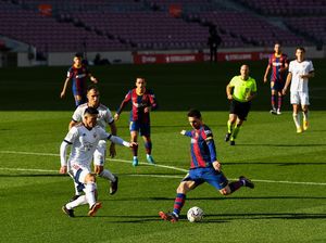 Barcelona Tak Boleh Lupa Senang-senang di Lapangan