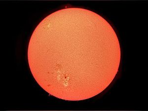 Bintik Besar Muncul di Matahari, Ini Dampaknya ke Bumi