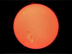 Bintik Besar Muncul di Matahari, Ini Dampaknya ke Bumi