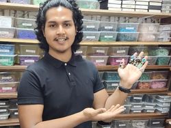 Pria Ini Kantongi Ratusan Juta per Bulan Jual Batu Akik, Kok Bisa?