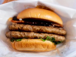 Baru di Jepang, Burger dengan Campuran Alkohol 0,18%!