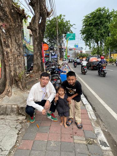 dr. Tirta bertemu dengan Gilang.