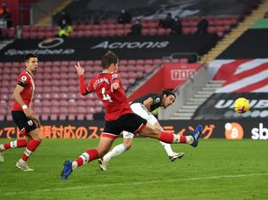 Untung Ada Edinson Cavani