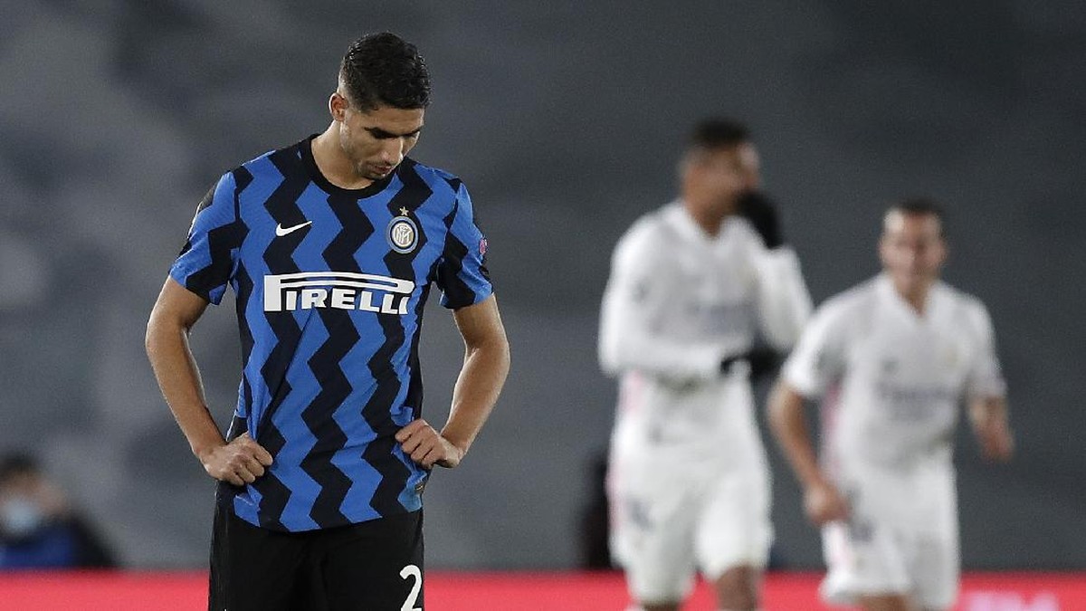 Antonio Conte menilai Achraf Hakimi harus meningkatkan kemampuannya dalam bertahan (Foto: Getty Images/Gonzalo Arroyo Moreno)