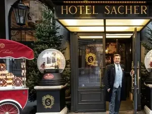 Hotel Ikonik di Austria Sepi Pelanggan, Banting Setir Jual Kue Coklat Drive In Hotel Ikonik di Austria Sepi Pelanggan, Banting Setir Jual Kue Coklat Drive In