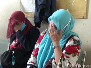 Isak Tangis Warnai Pemulangan Jenazah Korban Kecelakaan Maut Tol Cipali