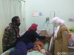 Jari Balita di Bandung Barat Bengkak dan Membiru Akibat Digigit Ular