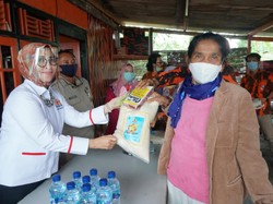 HUT Ke-53, Kadin DKI Jakarta Lakukan Bakti Sosial