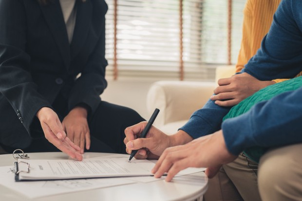Advisor akan memberikan saran dan kesalahan yang terdapat di CV.