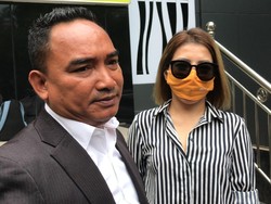 May Lee dan Viviane Damai, Perkara dengan Okan Cornelius Tetap Lanjut