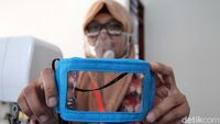 Melihat Produksi Masker Transparan untuk Tuna Rungu